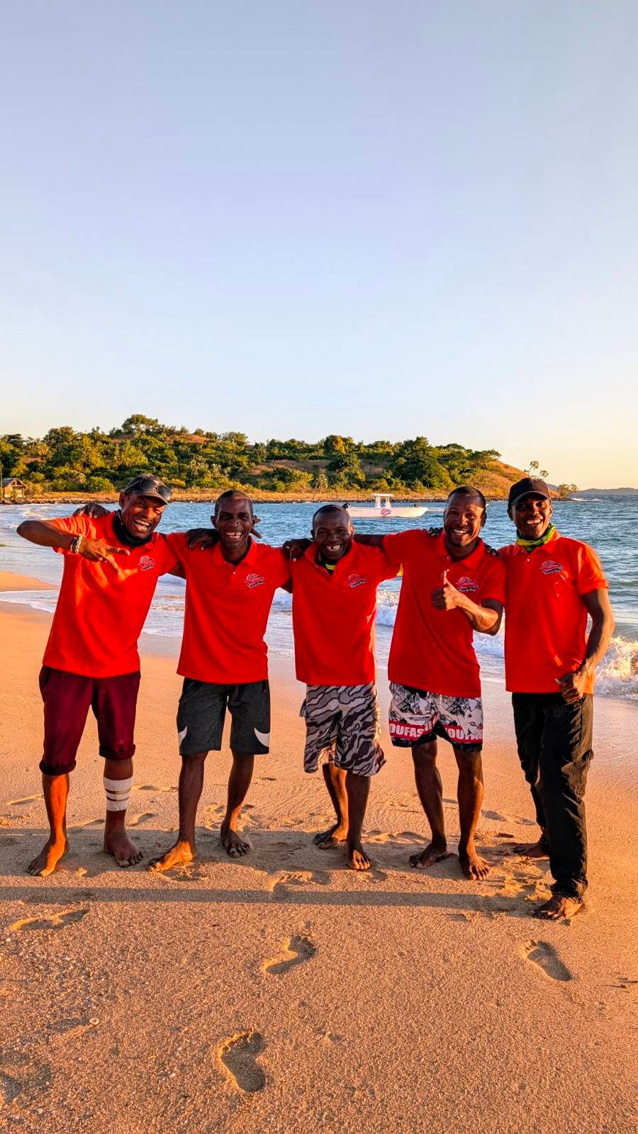 Professionnalisme et bonne humeur avant une sortie de pêche sportive à Nosy Mitsio et au Cap San Sébastien