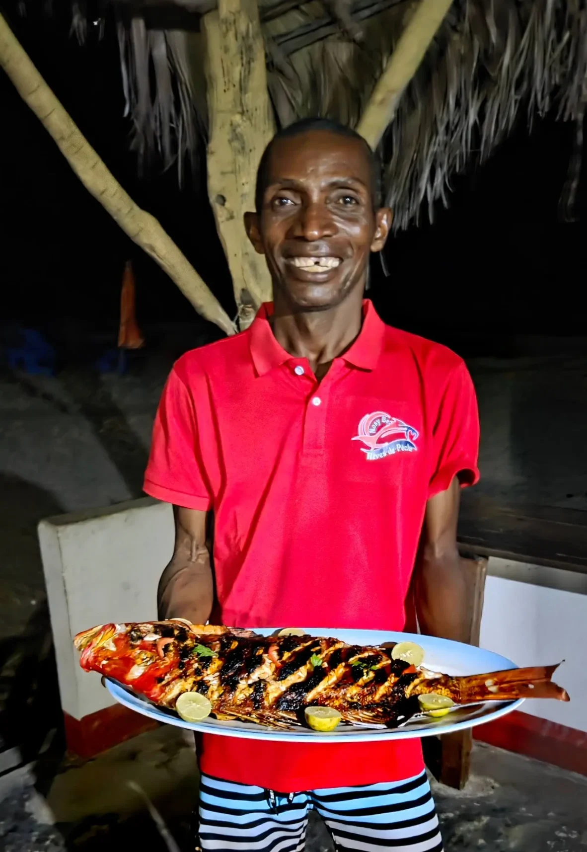 Poisson grillé préparé par notre chef lors d’un séjour de pêche à Nosy Mitsio, Madagascar