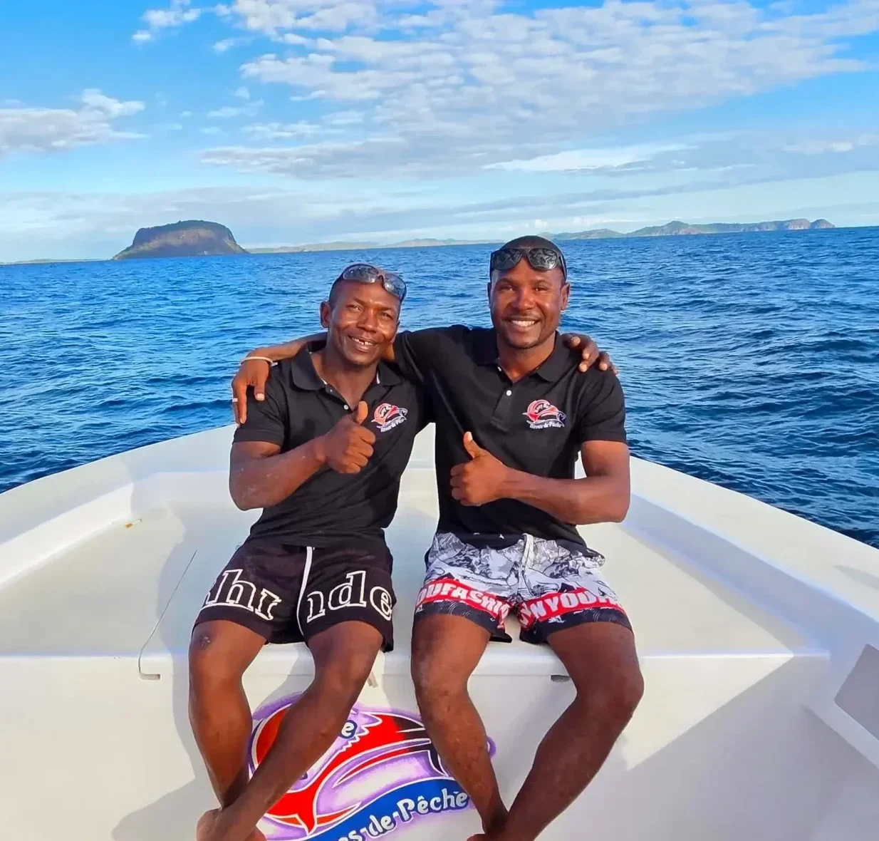 Skipper et matelot de Nosy Be Rêves de Pêche, spécialistes des zones de pêche autour de Nosy Be et Nosy Mitsio, Madagascar
