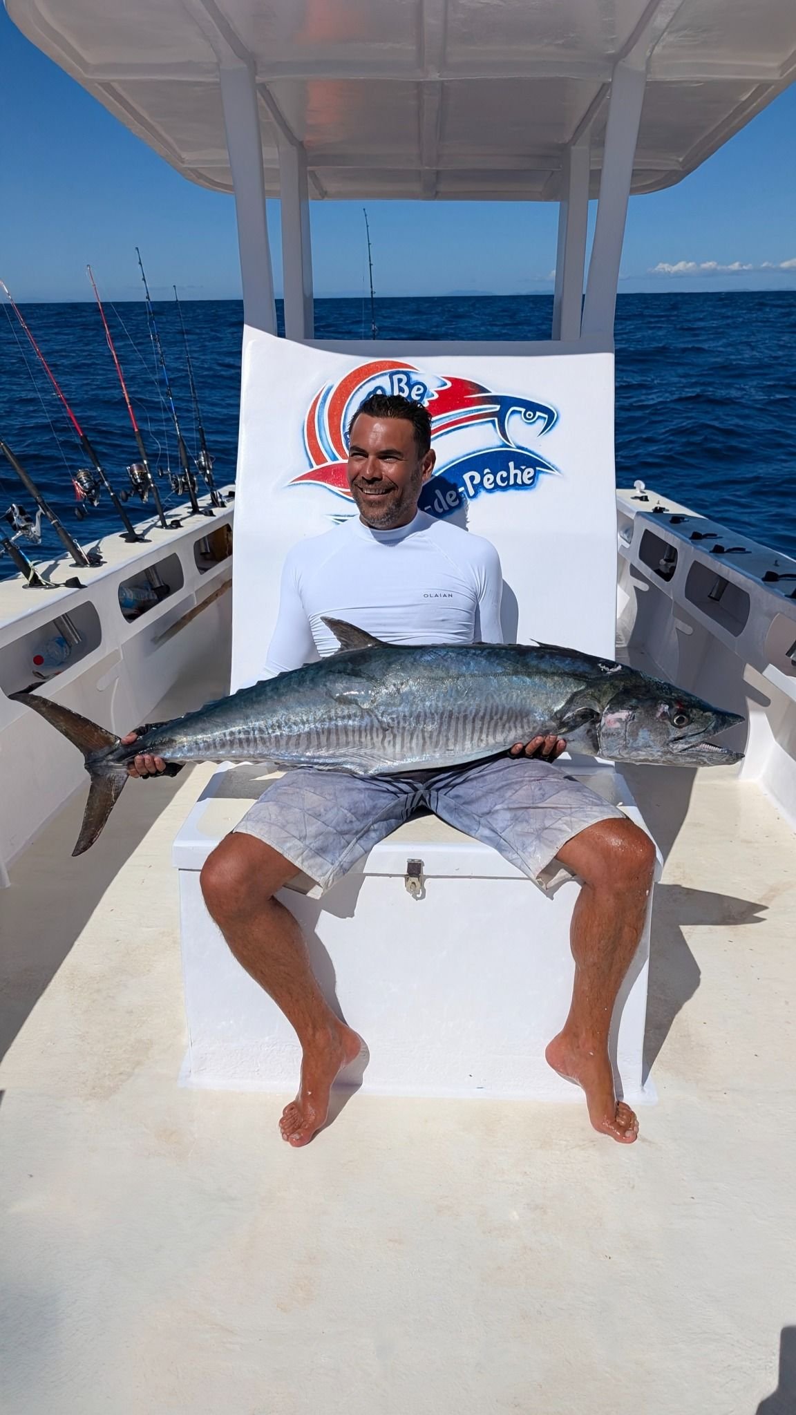 Thazard de 35 kg pris au popper près du Cap San Sébastien, avec le soutien de l’équipe Nosy Be Rêves de Pêche