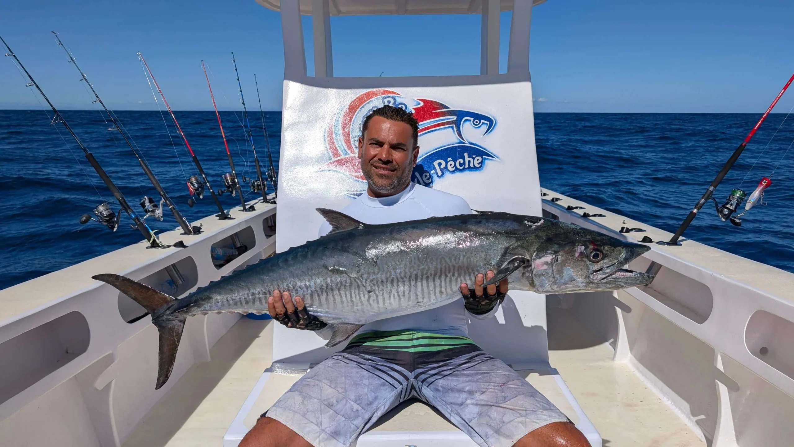 Thazard capturé à Nosy Mitsio avec un leurre popper, lors d’une session de pêche sportive à Madagascar