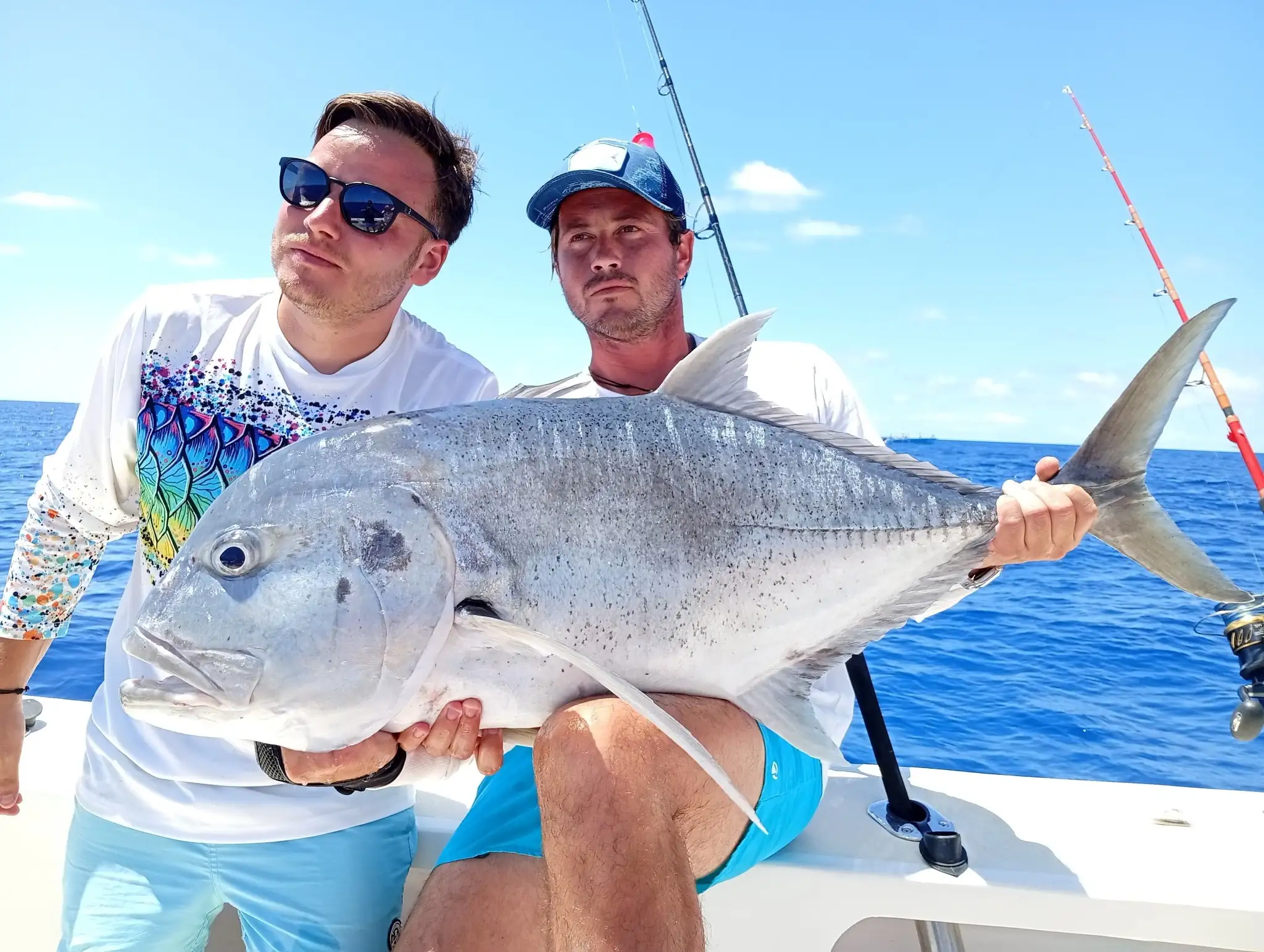 Pêche au gros depuis Nosy be au Banc du Grand Castor : carangue gt au jig